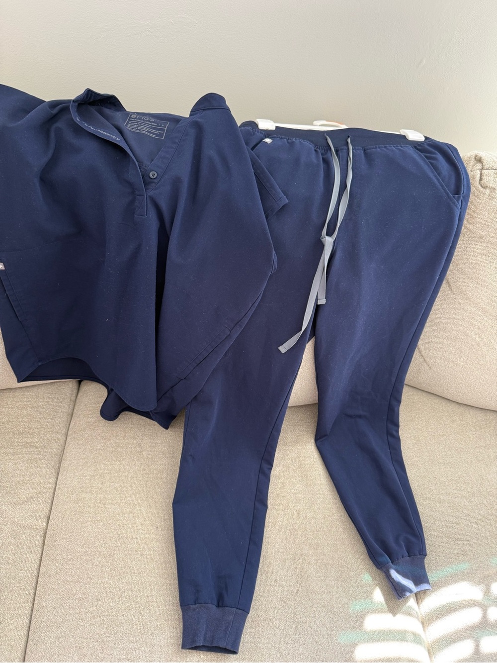 Women’s figs scrub set jogger style